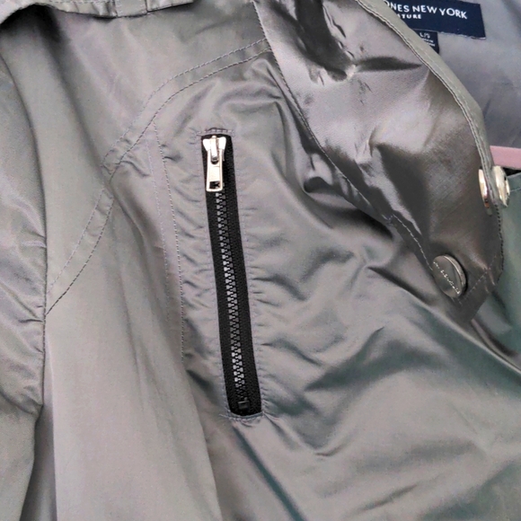 Stylish Light Jacket in Gray (NWT) - Picture 5 of 11